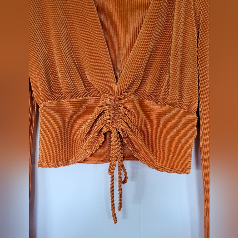 Windsor Orange Ruched Tie Front Crop Shirt W/Long Sleeves Size M. - Picture 6 of 7